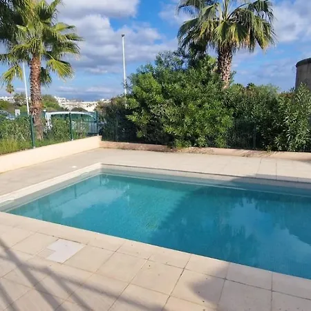 Marin With Swimming Pool Апартаменты *